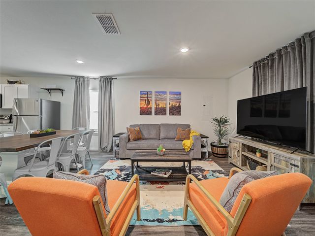 921 W 9th Street, Bonham, TX 75418