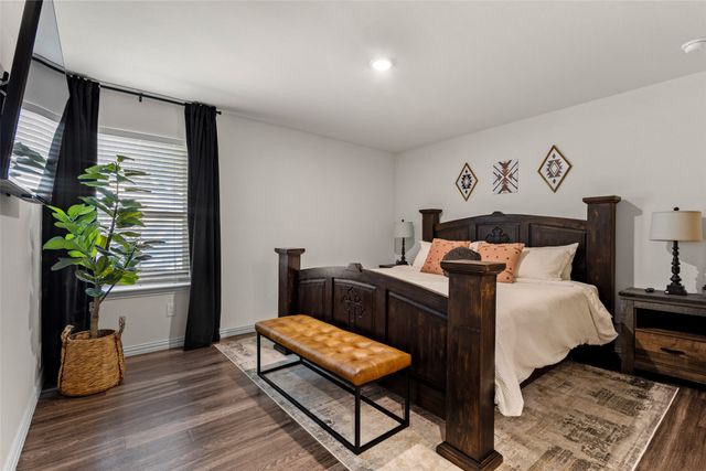 921 W 9th Street, Bonham, TX 75418