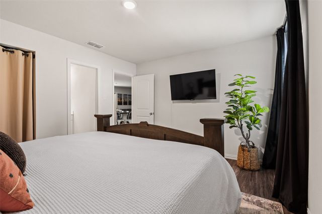 921 W 9th Street, Bonham, TX 75418