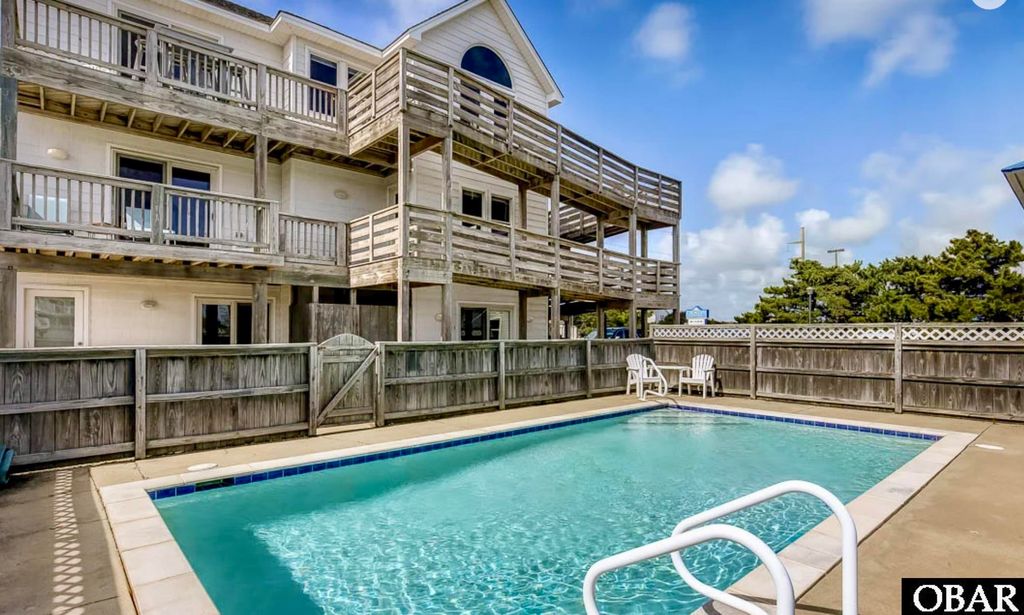 Image 2 of property listing at 4729 S Croatan Highway, Nags Head, NC 27959