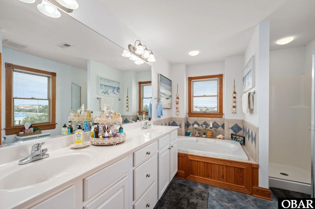 Image 11 of property listing at 4729 S Croatan Highway, Nags Head, NC 27959
