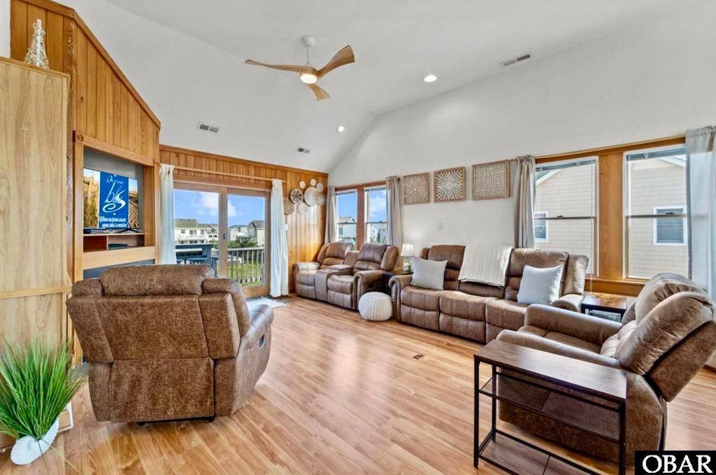 Image 45 of property listing at 4729 S Croatan Highway, Nags Head, NC 27959