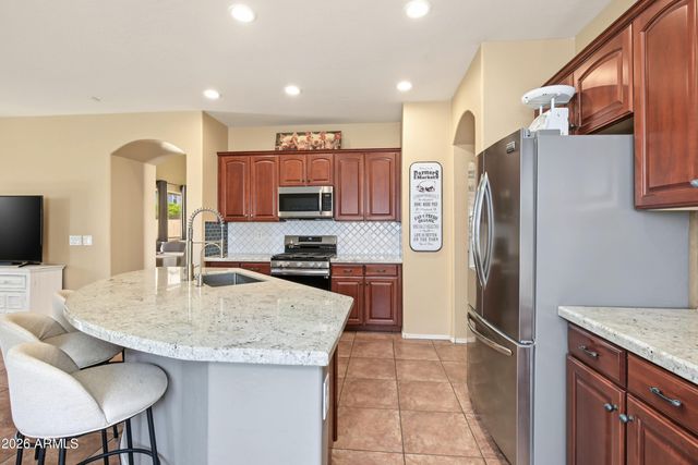 2529 E PARKVIEW Drive, Gilbert, AZ 85295