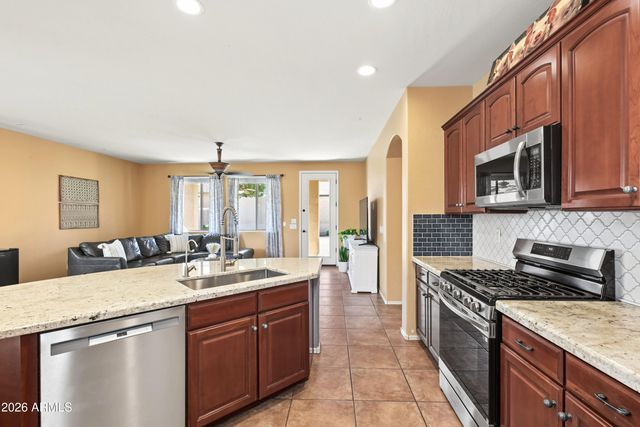 2529 E PARKVIEW Drive, Gilbert, AZ 85295