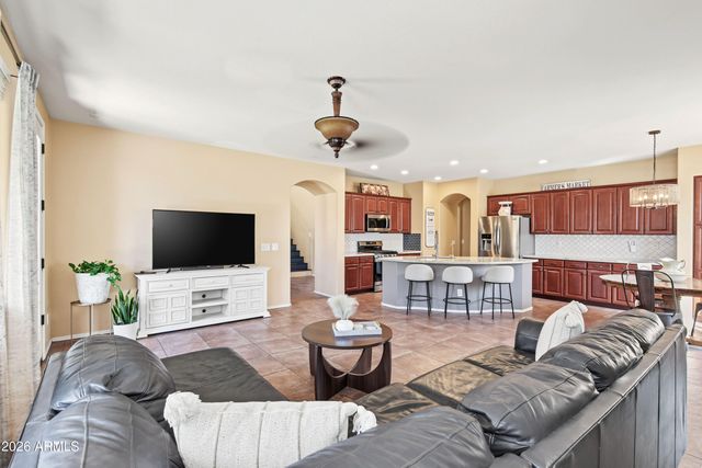 2529 E PARKVIEW Drive, Gilbert, AZ 85295