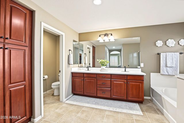 2529 E PARKVIEW Drive, Gilbert, AZ 85295
