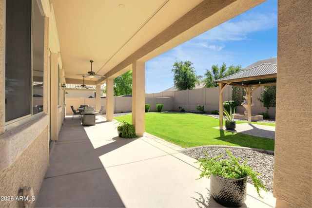 2529 E PARKVIEW Drive, Gilbert, AZ 85295