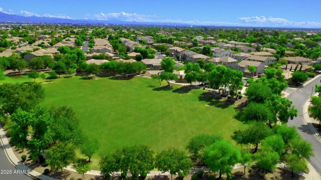 2529 E PARKVIEW Drive, Gilbert, AZ 85295
