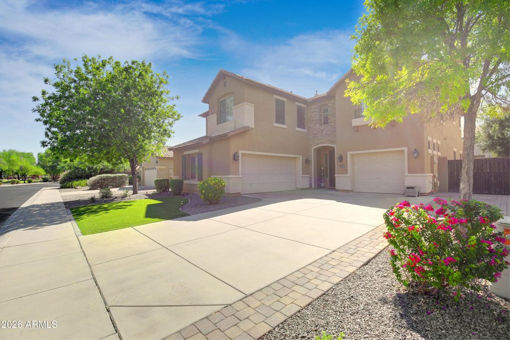 2529 E PARKVIEW Drive, Gilbert, AZ 85295 — photo 4
