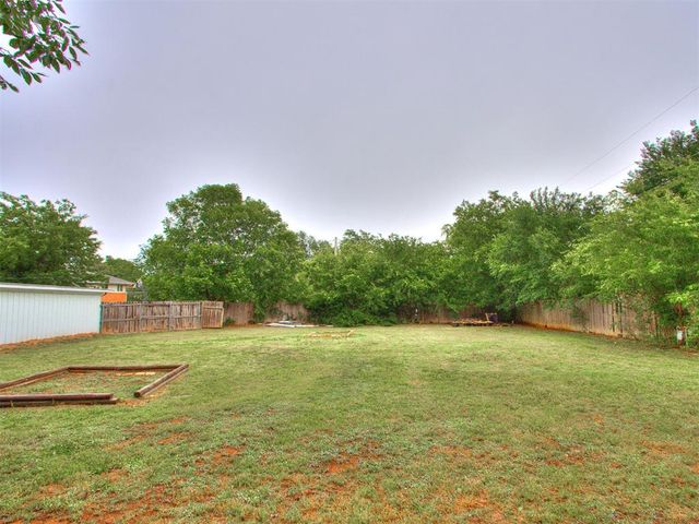 116 Chevy Chase Drive, Midwest City, OK 73110