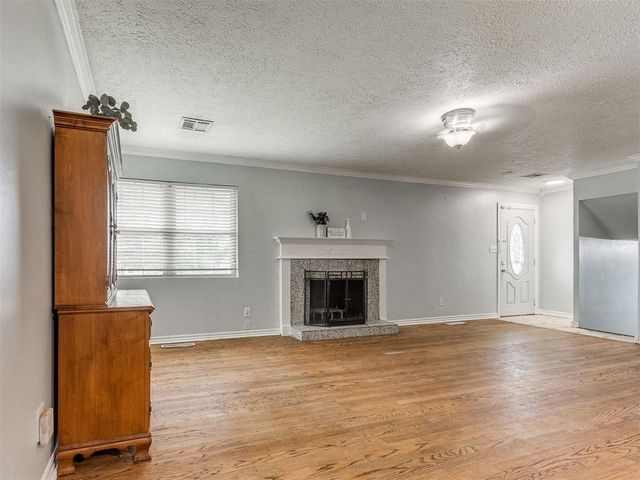 116 Chevy Chase Drive, Midwest City, OK 73110