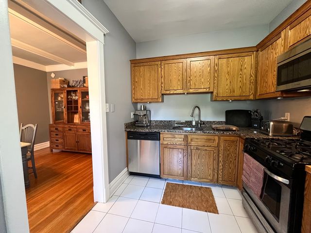 322 S Ridgeland Avenue 1, Oak Park, IL 60302