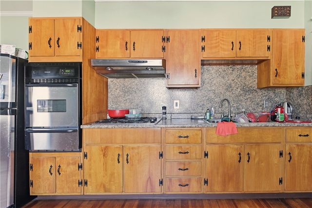 982 York Avenue, Pawtucket, RI 02861