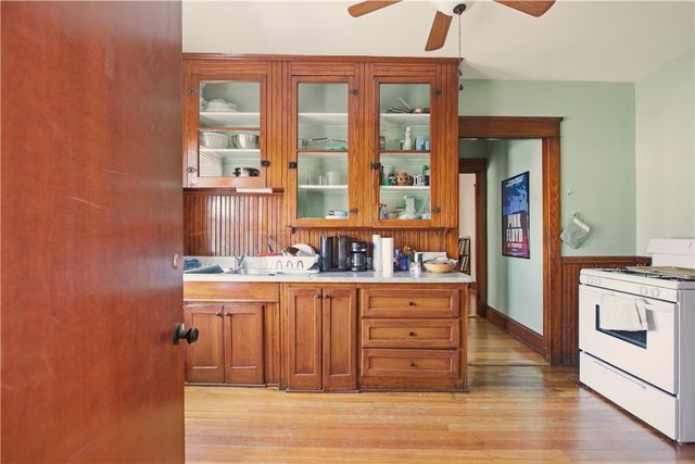 982 York Avenue, Pawtucket, RI 02861