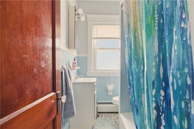 982 York Avenue, Pawtucket, RI 02861