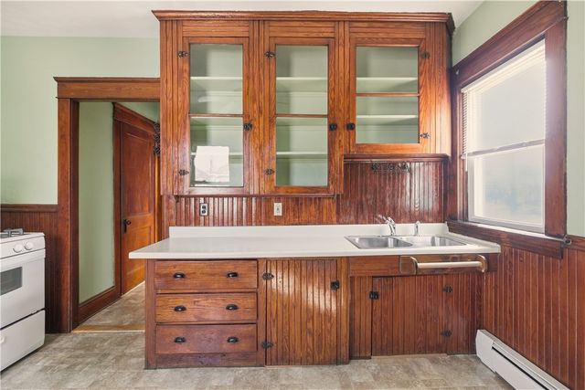 982 York Avenue, Pawtucket, RI 02861