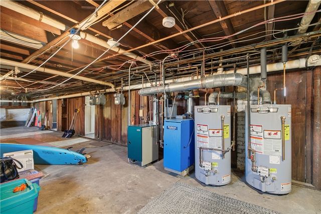 982 York Avenue, Pawtucket, RI 02861