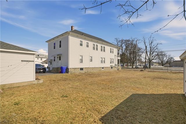 982 York Avenue, Pawtucket, RI 02861