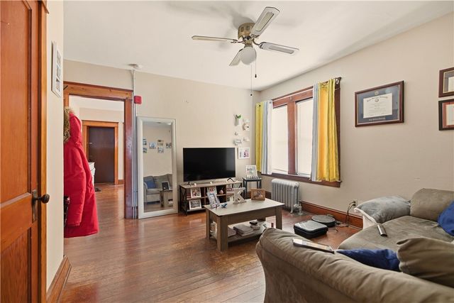 982 York Avenue, Pawtucket, RI 02861