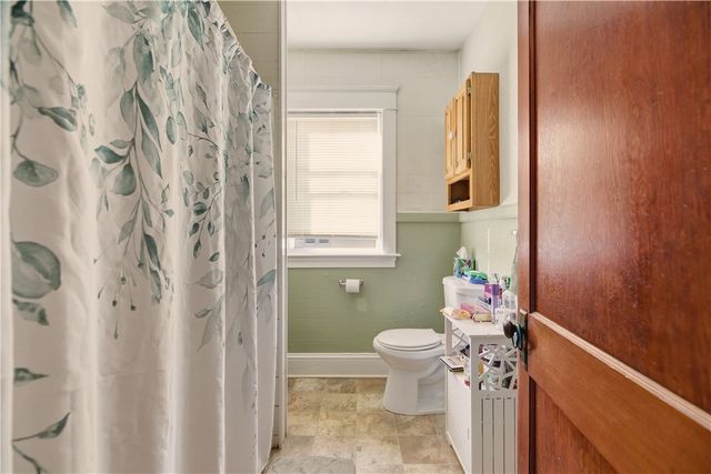 982 York Avenue, Pawtucket, RI 02861