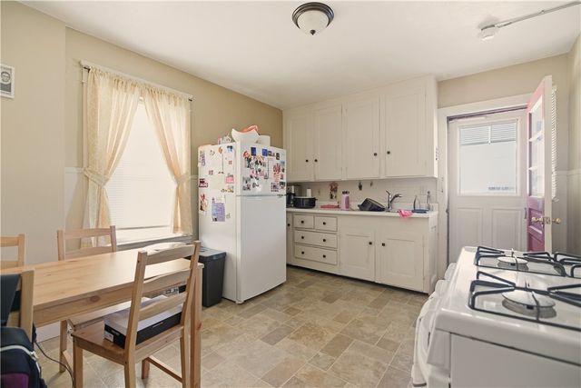 982 York Avenue, Pawtucket, RI 02861