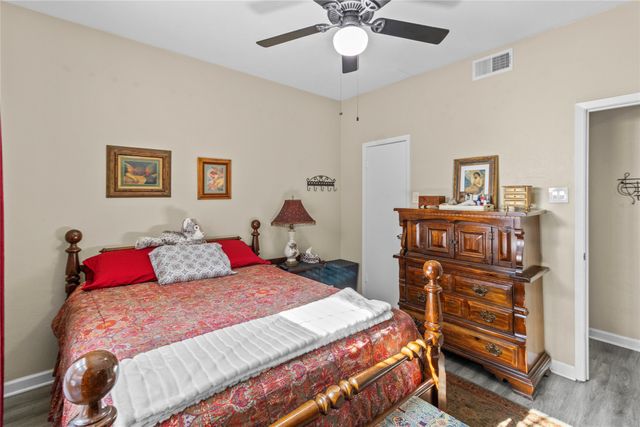 8601 Park Lane 612, Dallas, TX 75231