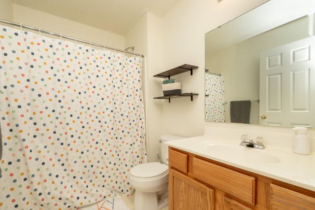 8042 Stratford Circle S, Shakopee, MN 55379