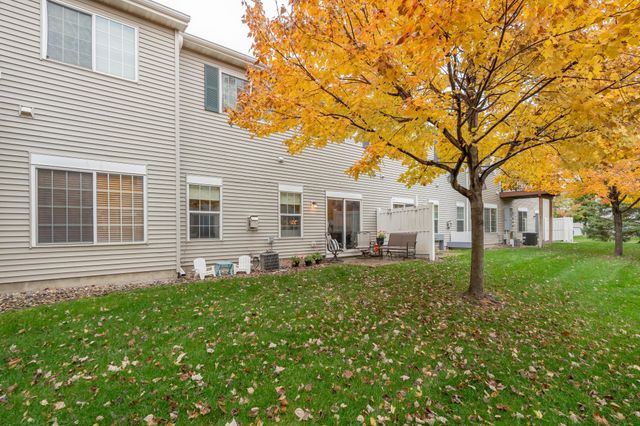 8042 Stratford Circle S, Shakopee, MN 55379