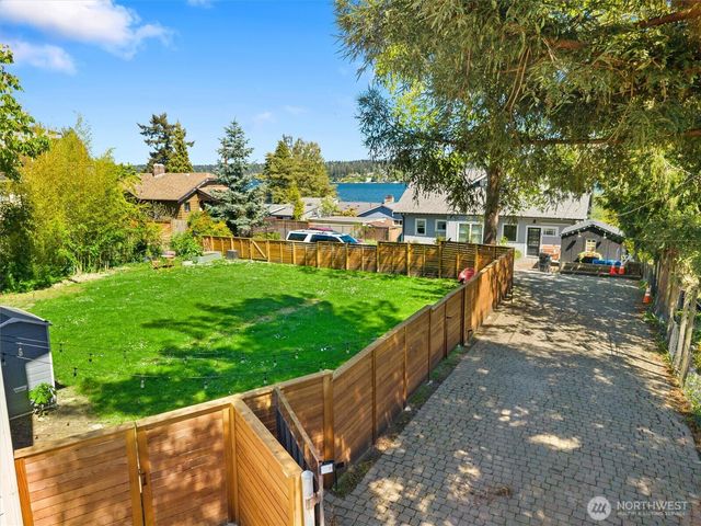 8306 54th Avenue S, Seattle, WA 98118