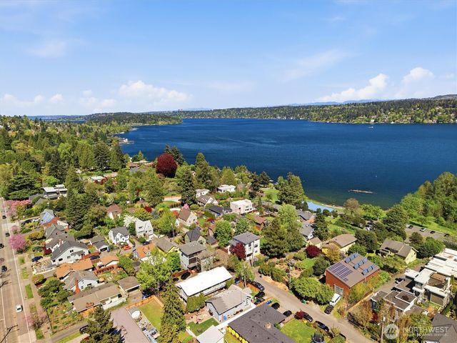 8306 54th Avenue S, Seattle, WA 98118