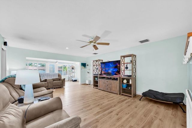 1380 KENNYWOOD DRIVE, Largo, FL 33770