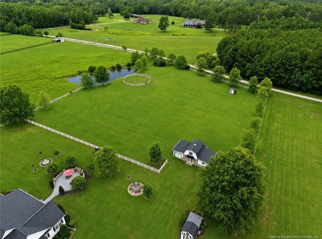 2561 Rodeo Drive, Linden, NC 28356