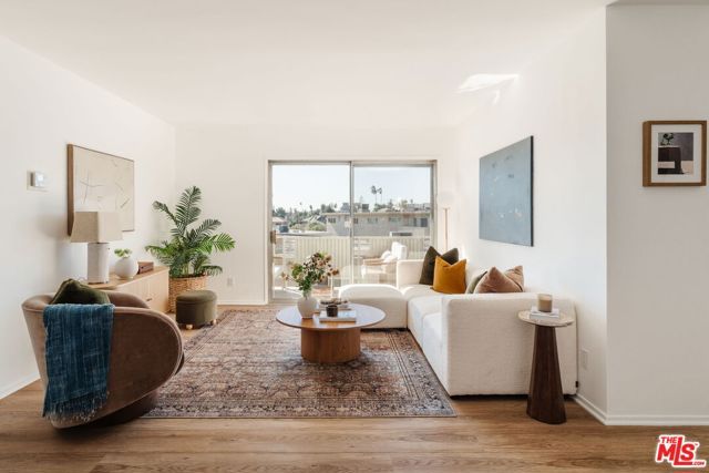 6251 Coldwater Canyon Avenue 310, Los Angeles, CA 91606