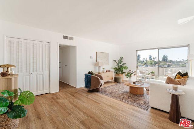 6251 Coldwater Canyon Avenue 310, Los Angeles, CA 91606