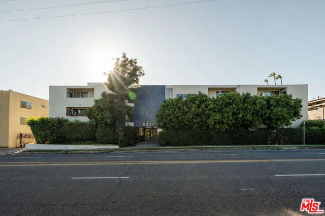 6251 Coldwater Canyon Avenue 310, Los Angeles, CA 91606
