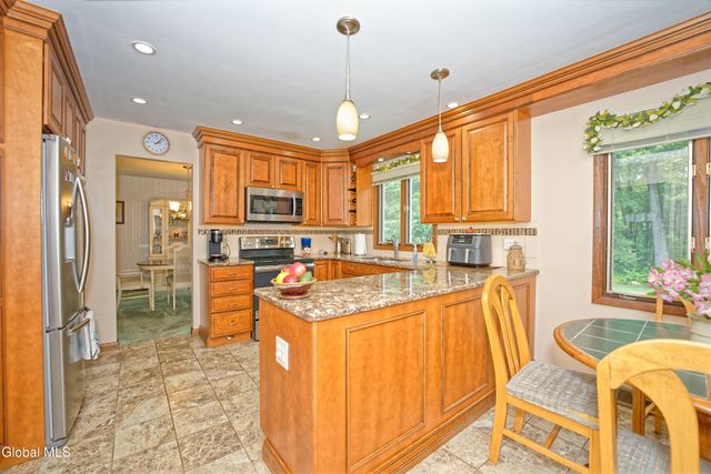 1073 Serafini Drive, Guilderland, NY 12303