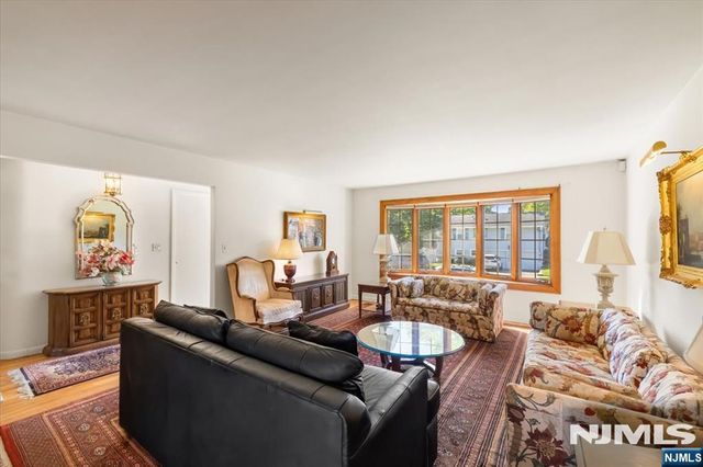 814 Schaefer Avenue, Oradell, NJ 07649