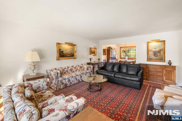 814 Schaefer Avenue, Oradell, NJ 07649