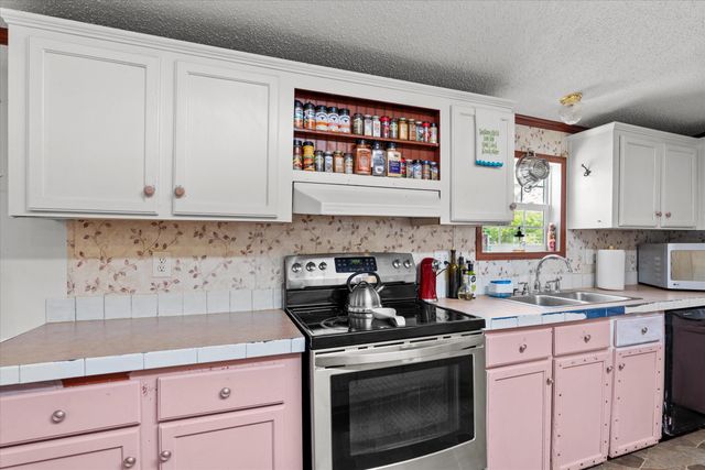 180 HOLLY MEADOWS Drive, Graniteville, SC 29829