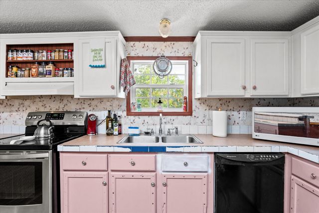 180 HOLLY MEADOWS Drive, Graniteville, SC 29829