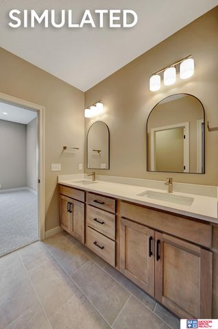 10501 Majestic Lane, Lincoln, NE 68527