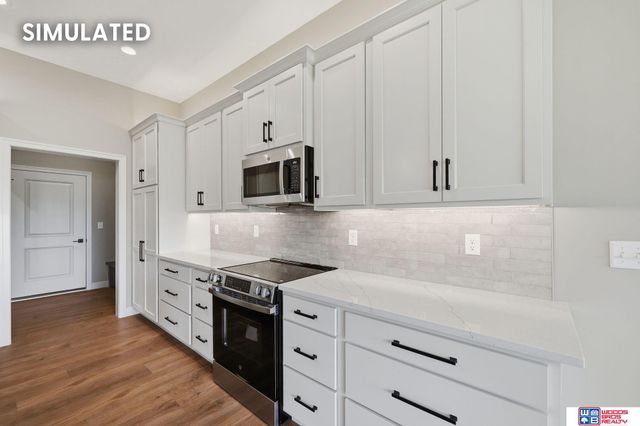 10501 Majestic Lane, Lincoln, NE 68527
