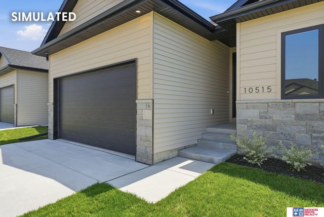 10501 Majestic Lane, Lincoln, NE 68527