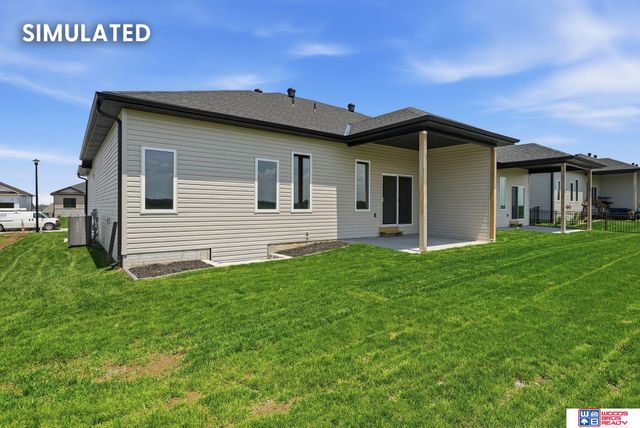 10501 Majestic Lane, Lincoln, NE 68527