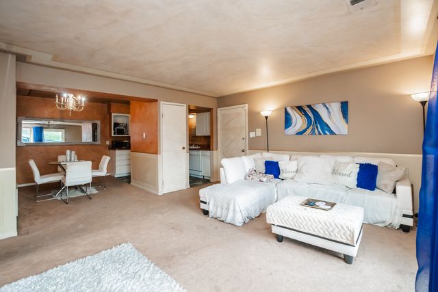 4917 W 109th Street 301, Oak Lawn, IL 60453