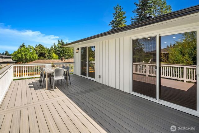 4102 96th Avenue SE, Mercer Island, WA 98040