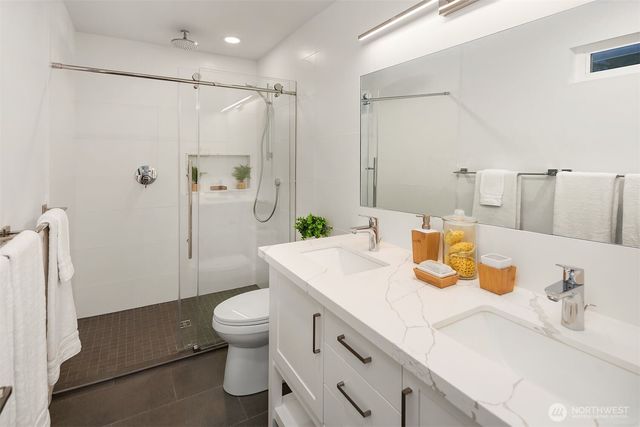 4102 96th Avenue SE, Mercer Island, WA 98040