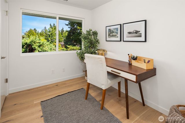 4102 96th Avenue SE, Mercer Island, WA 98040