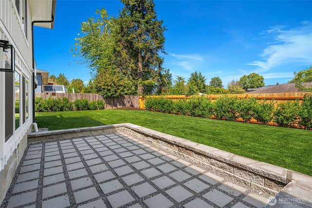 4102 96th Avenue SE, Mercer Island, WA 98040