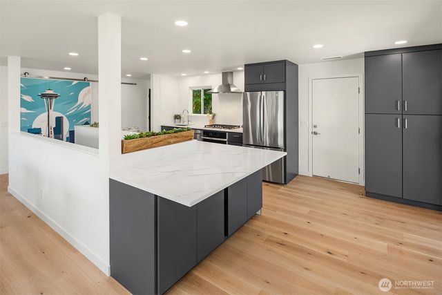 4102 96th Avenue SE, Mercer Island, WA 98040